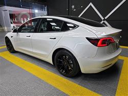 تسلا موديل 3